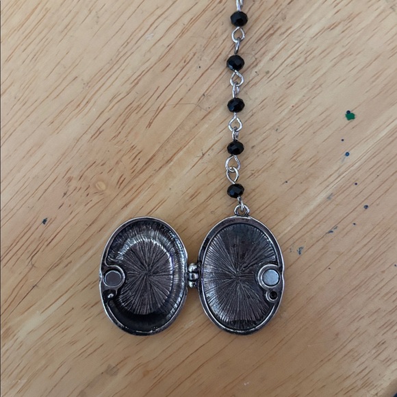 Obsidian Rose Locket - Picture 3 of 7